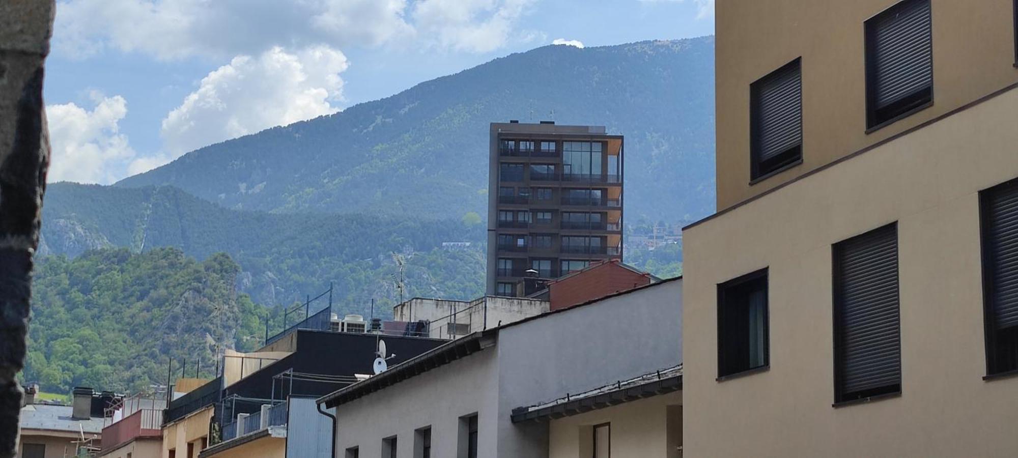 Superb Flat In The Centre Of Capital, Ski, Caldea *